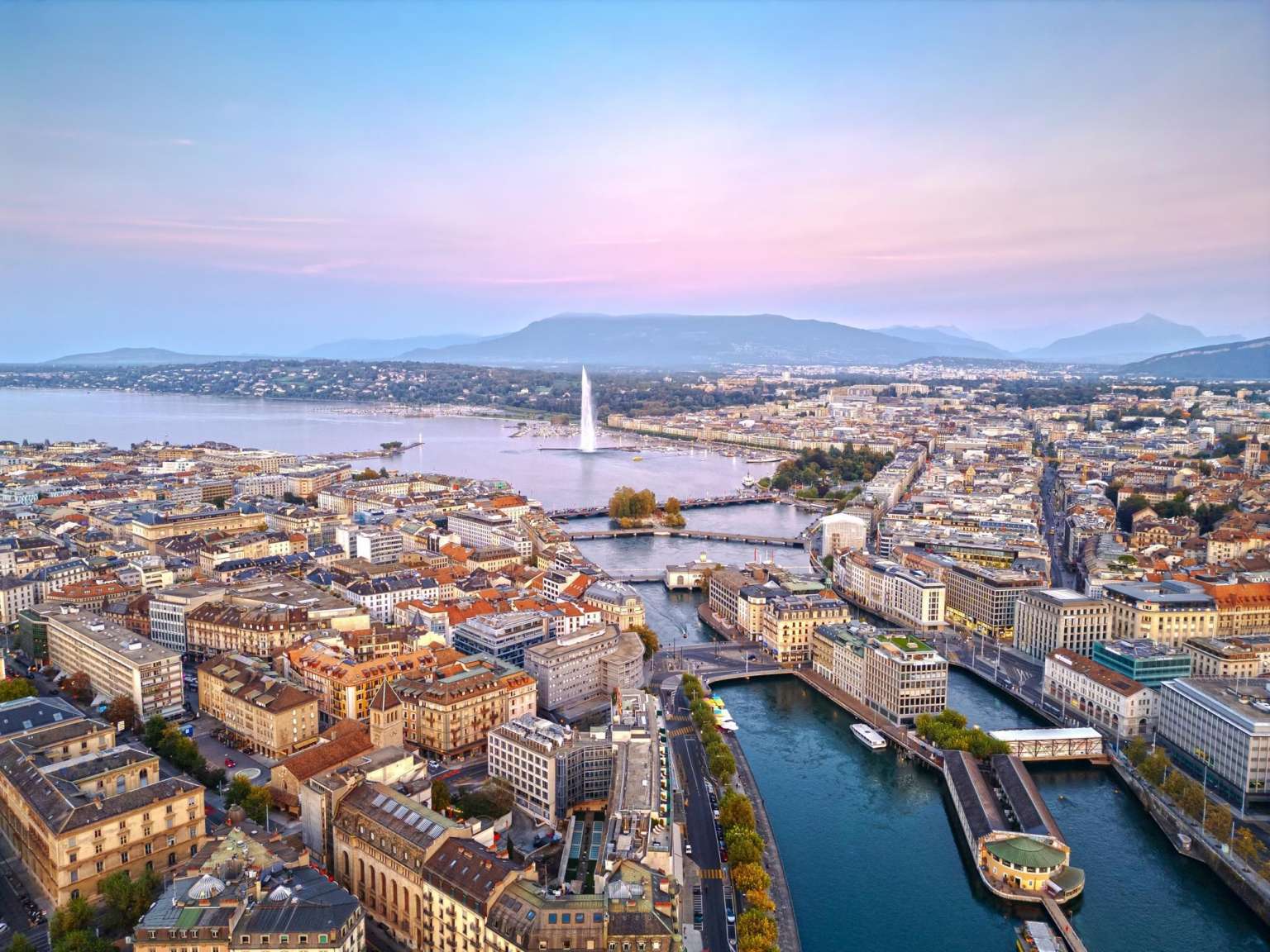 Chambre design d’un boutique hôtel à Genève en été